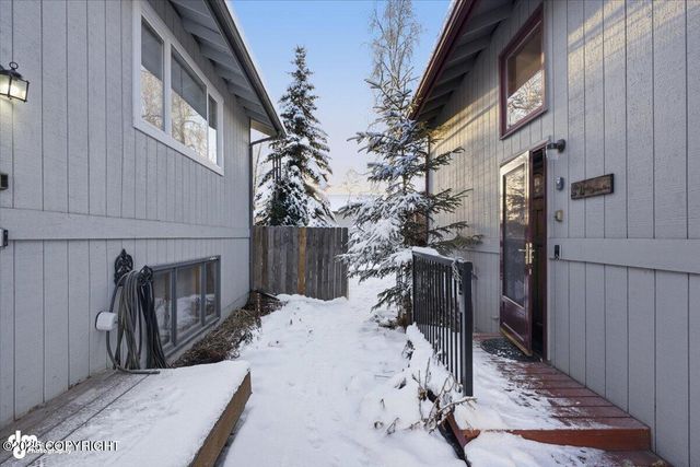 4100 McLean Place, Anchorage, AK 99504