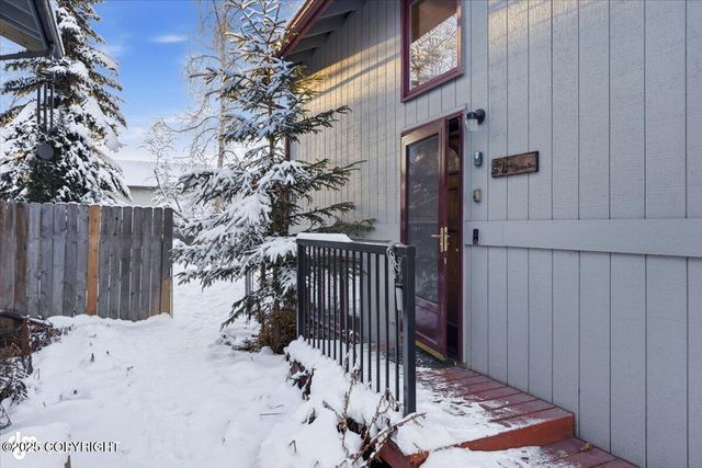 4100 McLean Place, Anchorage, AK 99504