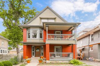 3949 Warwick Boulevard, Kansas City, MO 64111