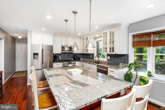 4 THERESA DR, Lawrenceville, NJ 08648