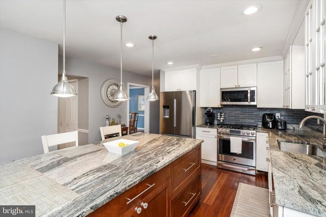 4 THERESA DR, Lawrenceville, NJ 08648