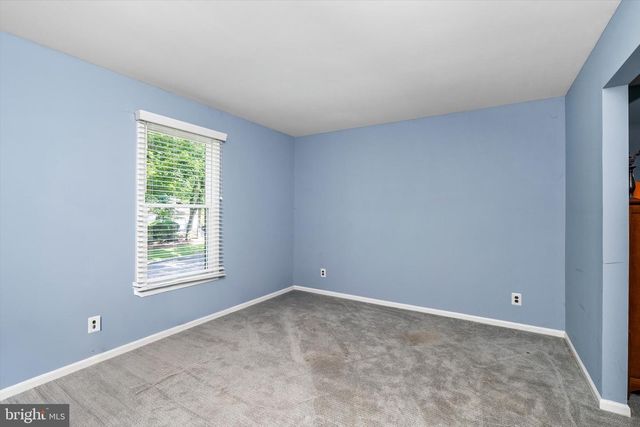 4 THERESA DR, Lawrenceville, NJ 08648