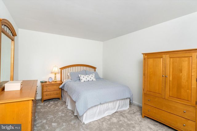 4 THERESA DR, Lawrenceville, NJ 08648
