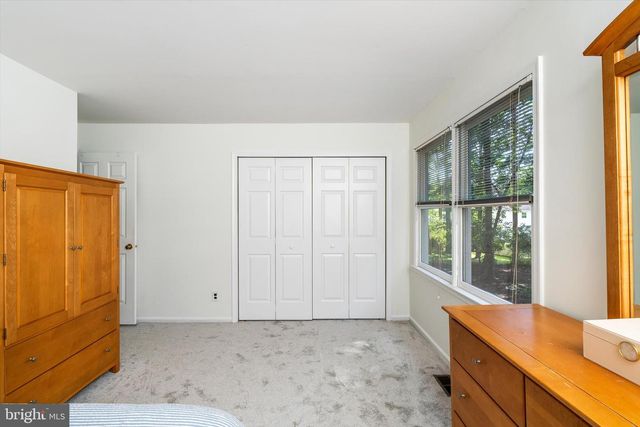 4 THERESA DR, Lawrenceville, NJ 08648