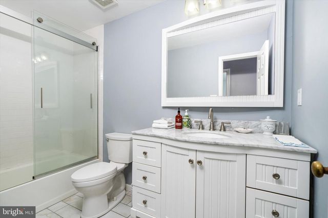 4 THERESA DR, Lawrenceville, NJ 08648