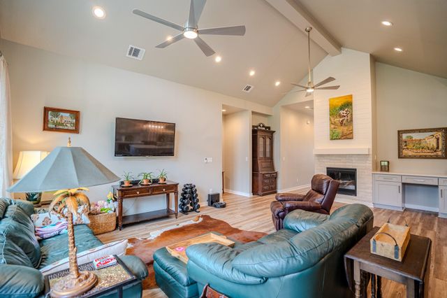 2320 Kellie Brooke RD, Spicewood, TX 78669