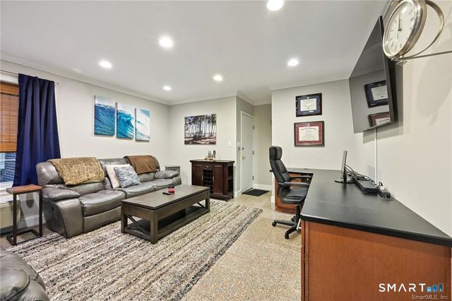 833 Summer Street 2E, Stamford, CT 06901