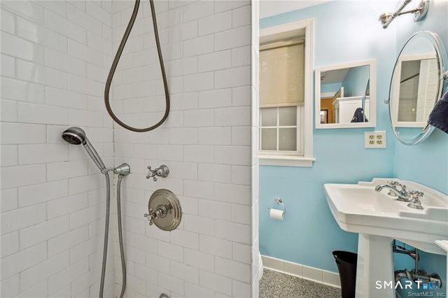 833 Summer Street 2E, Stamford, CT 06901