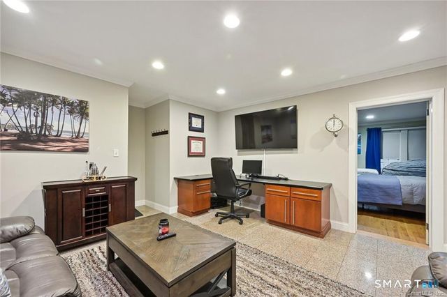 833 Summer Street 2E, Stamford, CT 06901