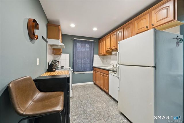 833 Summer Street 2E, Stamford, CT 06901