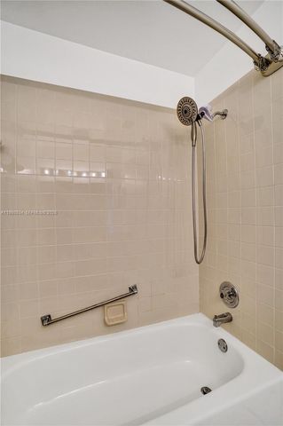 7681 Tahiti Lane 205, Lake Worth, FL 33467