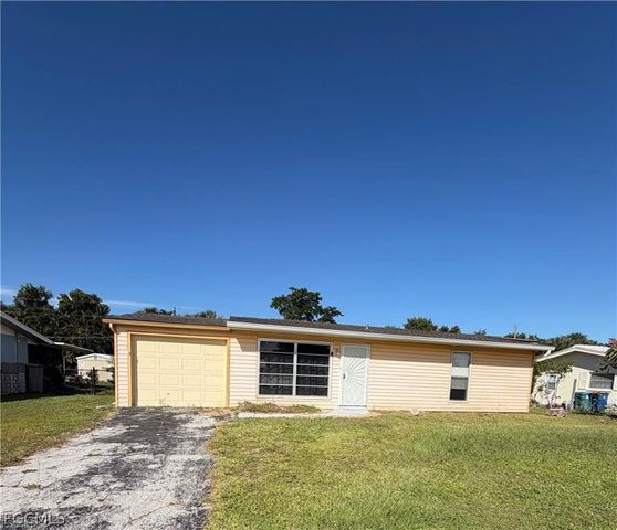 871 Lake McGregor DR, Fort Myers, FL 33919
