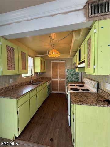 871 Lake McGregor DR, Fort Myers, FL 33919