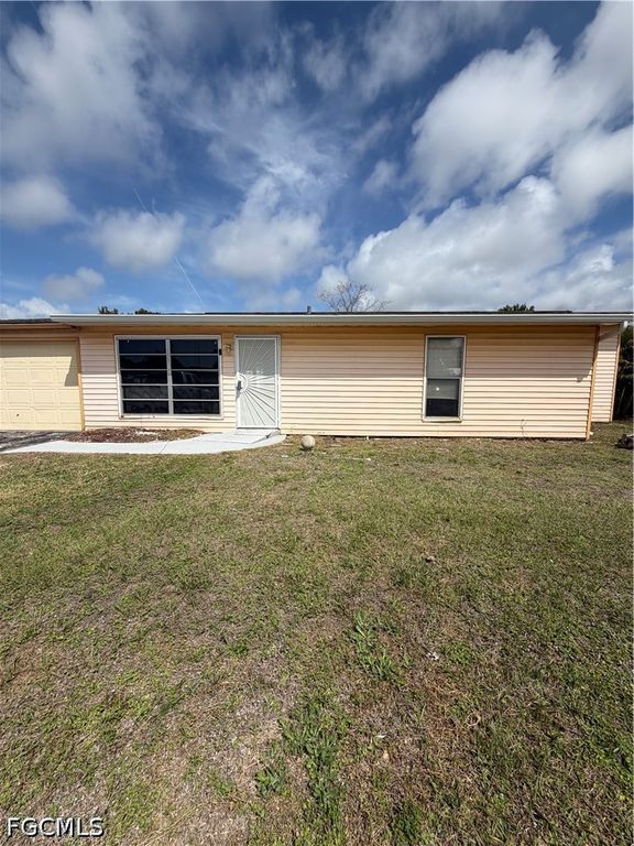 871 Lake McGregor DR, Fort Myers, FL 33919