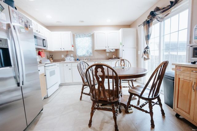 12840 Kingsley Court, Evansville, IN 47725