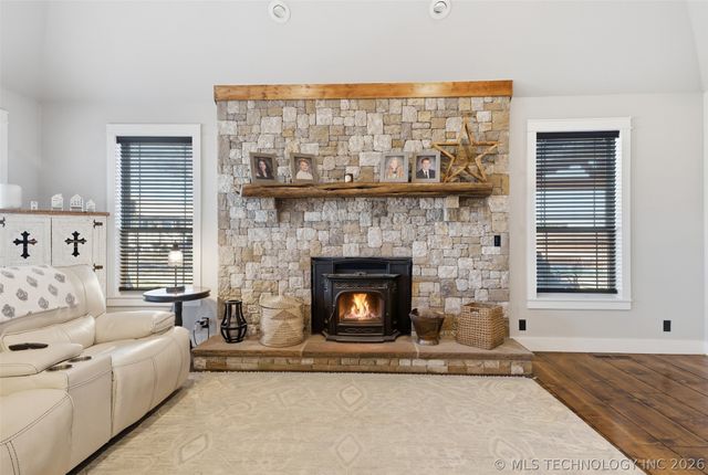 6501 E 370 Road, Oologah, OK 74053