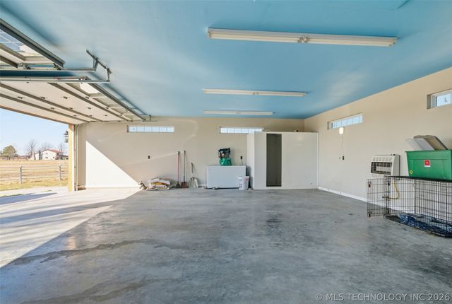 6501 E 370 Road, Oologah, OK 74053