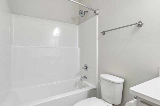 1400 Anchor Avenue, River Falls, WI 54022