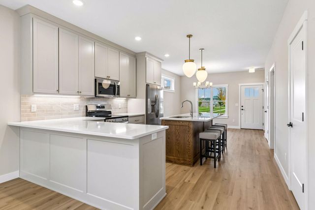 1400 Anchor Avenue, River Falls, WI 54022
