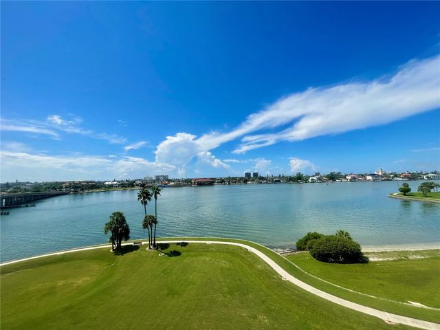 7862 SAILBOAT KEY BLVD S BOULEVARD S 504, South Pasadena, FL 33707