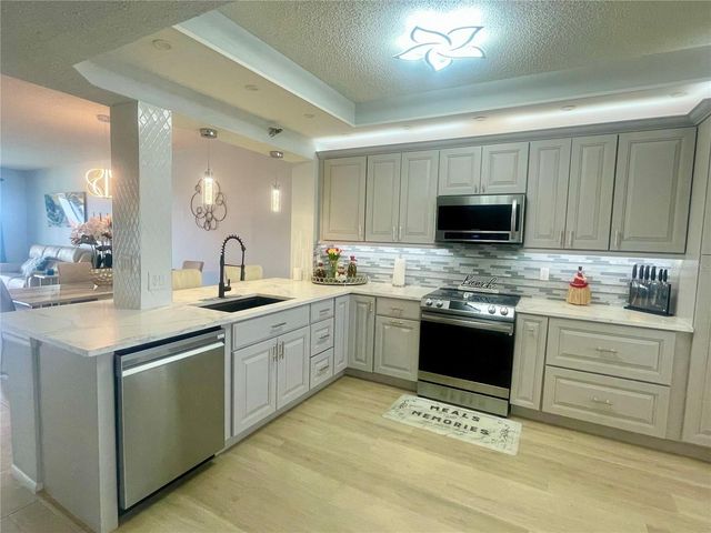 7862 SAILBOAT KEY BLVD S BOULEVARD S 504, South Pasadena, FL 33707