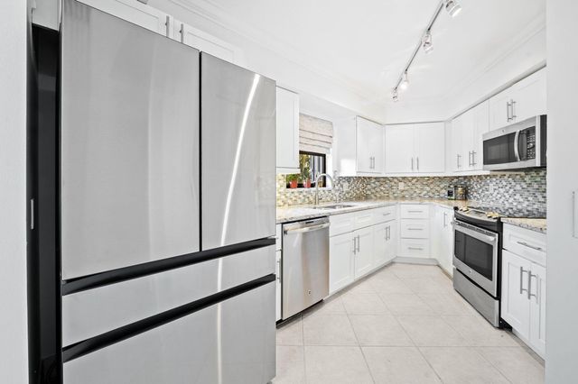 3501 S Ocean Boulevard 307, South Palm Beach, FL 33480