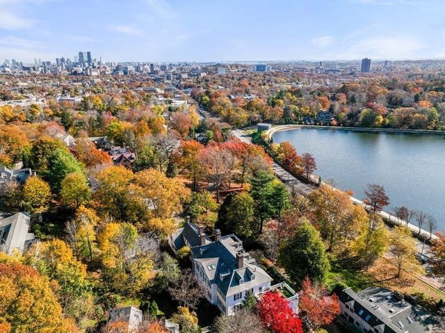 15 Catlin Road, Brookline, MA 02445