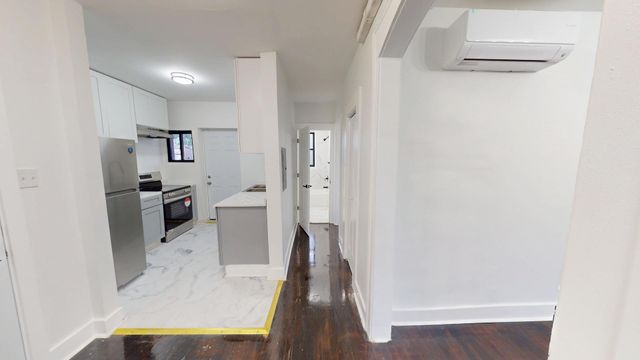 2401 E 75th Street 3, Chicago, IL 60649