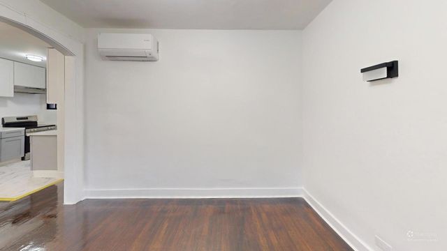 2401 E 75th Street 3, Chicago, IL 60649