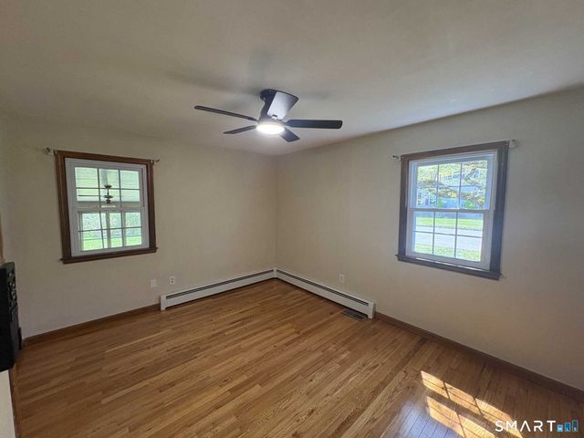16 Raymond Road, Woodbridge, CT 06525
