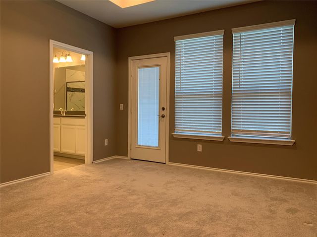 10942 Cannes Memorial Dr, Houston, TX 77043