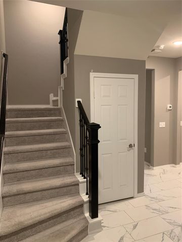 10942 Cannes Memorial Dr, Houston, TX 77043