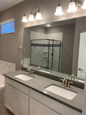 10942 Cannes Memorial Dr, Houston, TX 77043