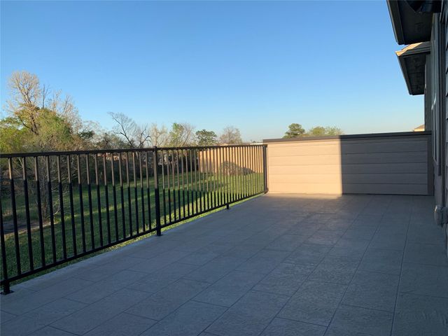 10942 Cannes Memorial Dr, Houston, TX 77043