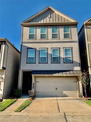 10942 Cannes Memorial Dr, Houston, TX 77043
