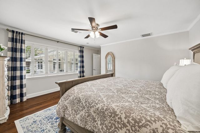 7807 Overbrook Lane, Houston, TX 77063