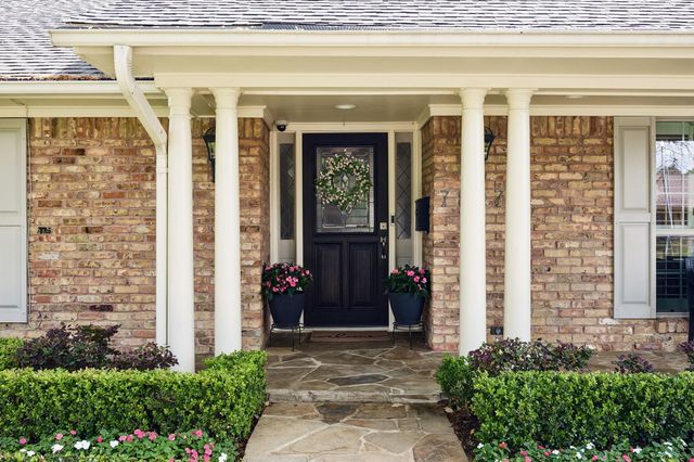 7807 Overbrook Lane, Houston, TX 77063