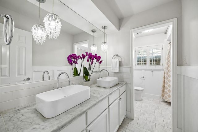 7807 Overbrook Lane, Houston, TX 77063