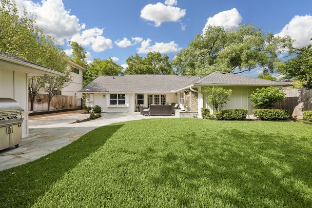 7807 Overbrook Lane, Houston, TX 77063