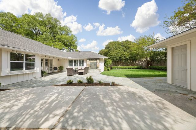 7807 Overbrook Lane, Houston, TX 77063