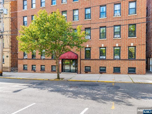321 79th Street 23, North Bergen, NJ 07047