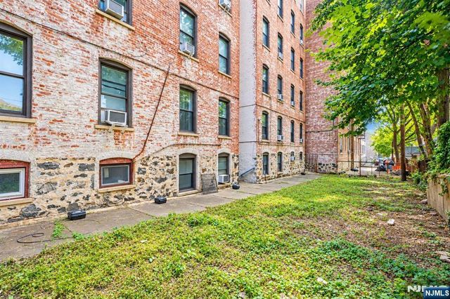 321 79th Street 23, North Bergen, NJ 07047