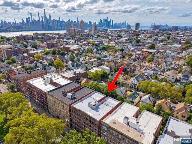 321 79th Street 23, North Bergen, NJ 07047