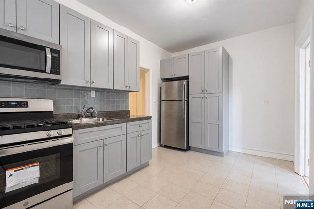 321 79th Street 23, North Bergen, NJ 07047