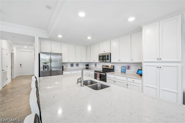 9584 Trevi CT 5227, Naples, FL 34113