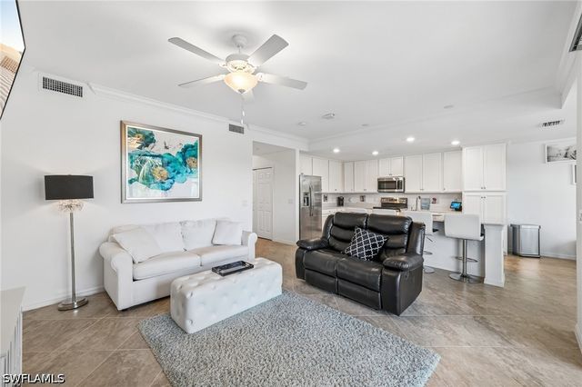9584 Trevi CT 5227, Naples, FL 34113