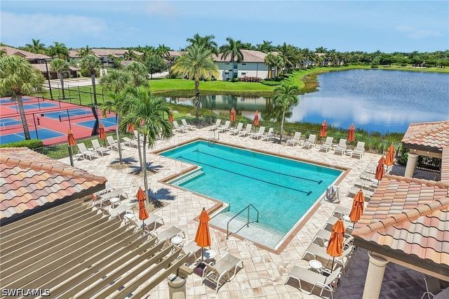 9584 Trevi CT 5227, Naples, FL 34113