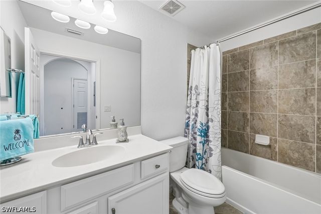 9584 Trevi CT 5227, Naples, FL 34113