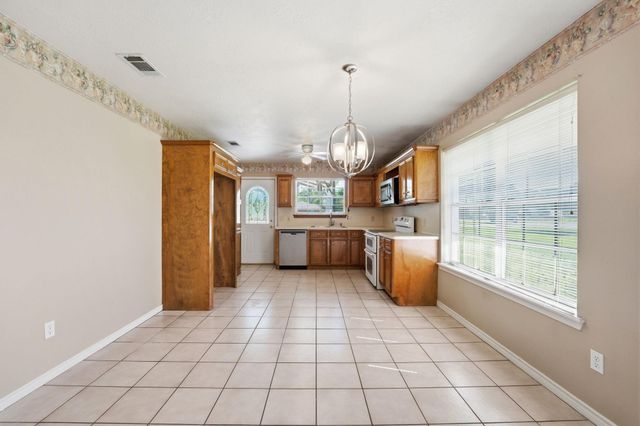 231 County Road 2234, Cleveland, TX 77327