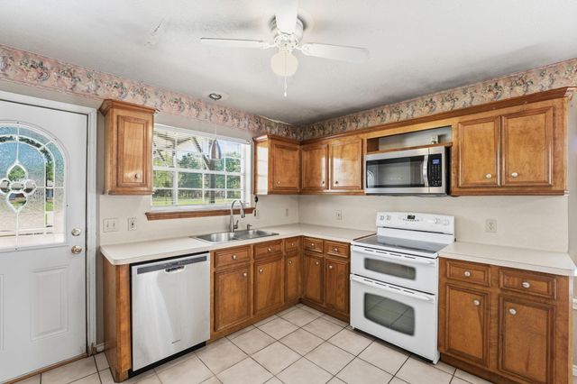 231 County Road 2234, Cleveland, TX 77327